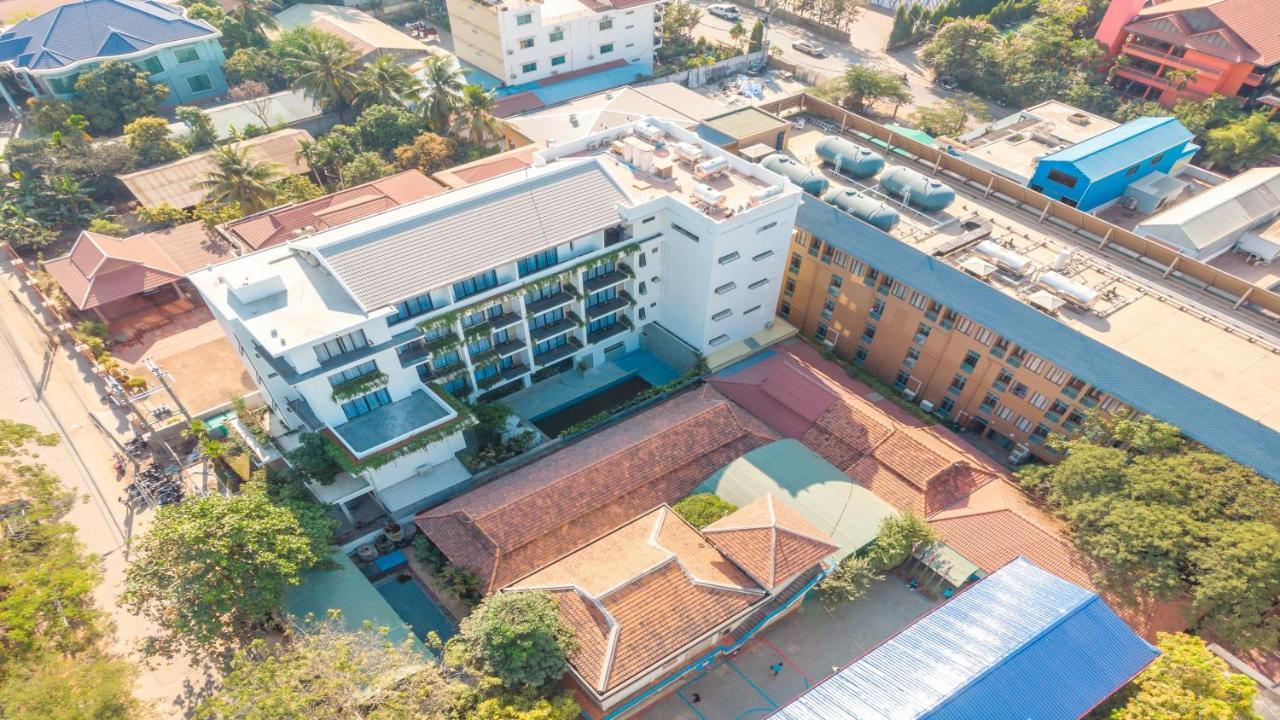 Angkor Aurora Hotel Siem Reap Bagian luar foto
